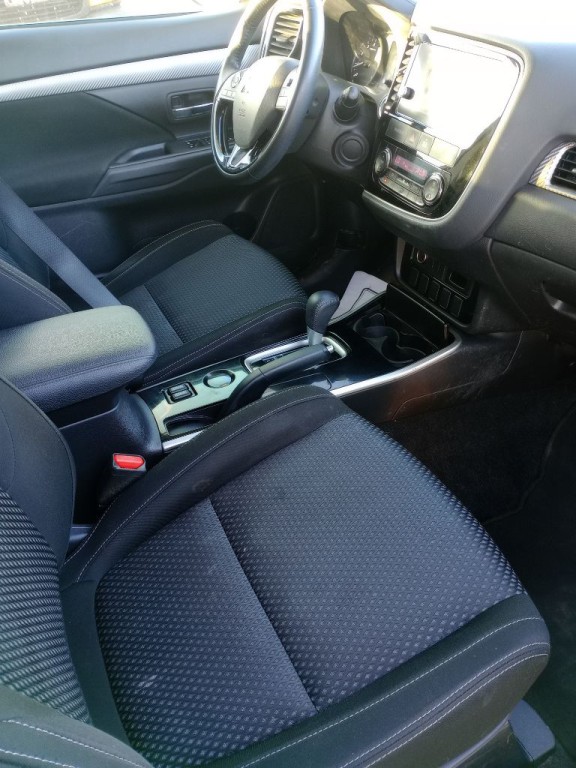 2017 Mitsubishi Outlander Image 10