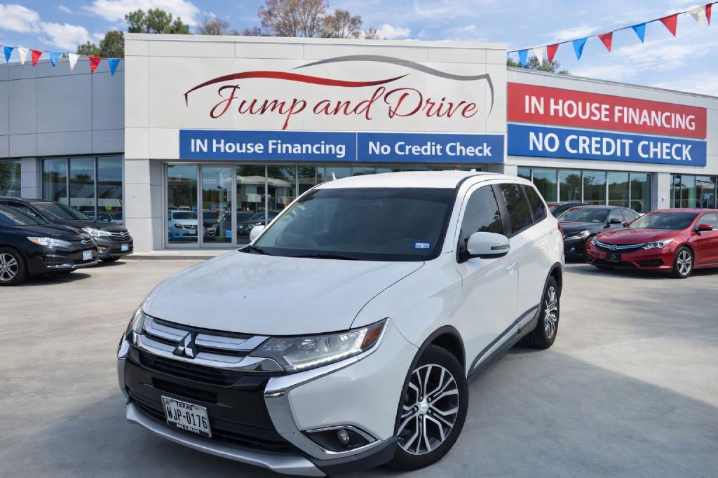 2017 Mitsubishi Outlander Image 2