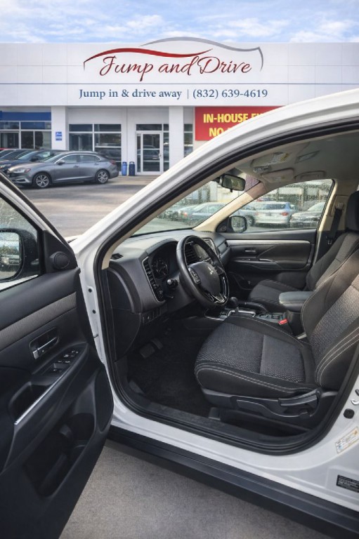 2017 Mitsubishi Outlander Image 9