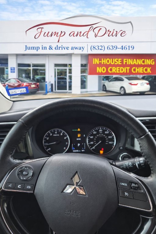 2017 Mitsubishi Outlander Image 16