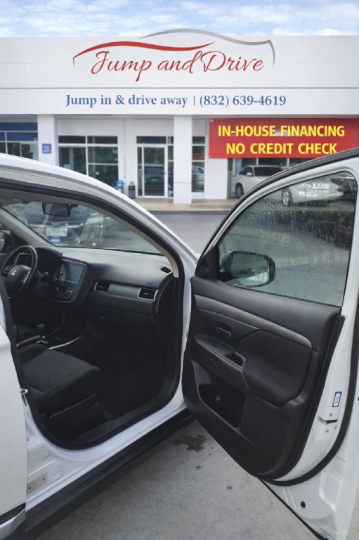 2017 Mitsubishi Outlander Image 19