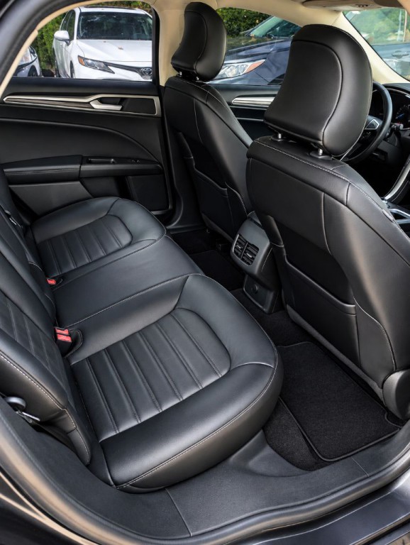 2017 Ford Fusion Image 19