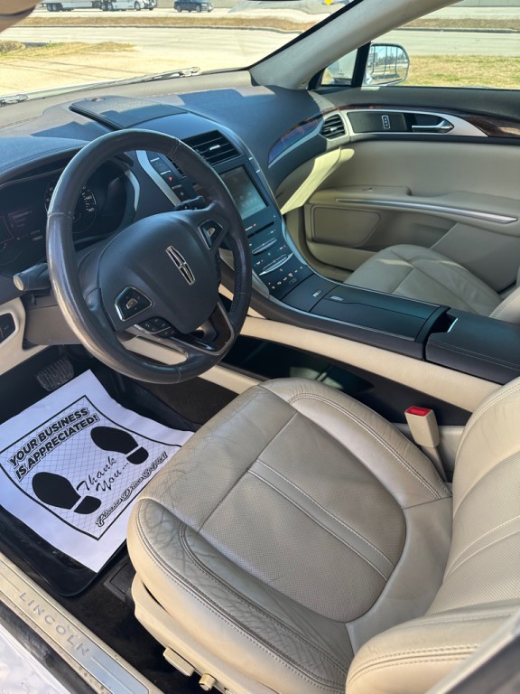 2013 Lincoln MKZ Image 9