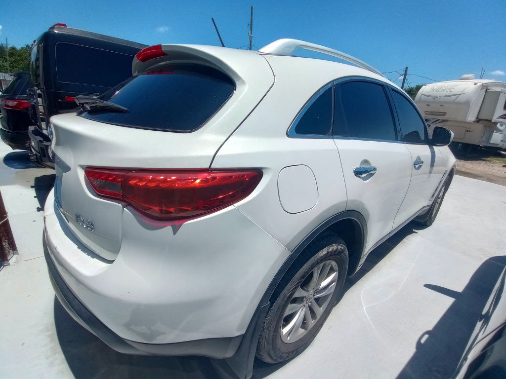 2010 INFINITI FX35 Image 4