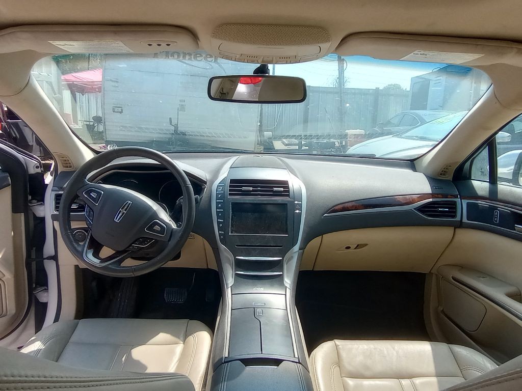 2013 Lincoln MKZ Image 3