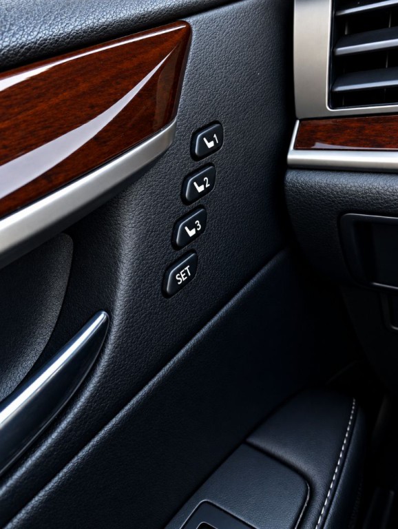2013 Lexus ES Image 18