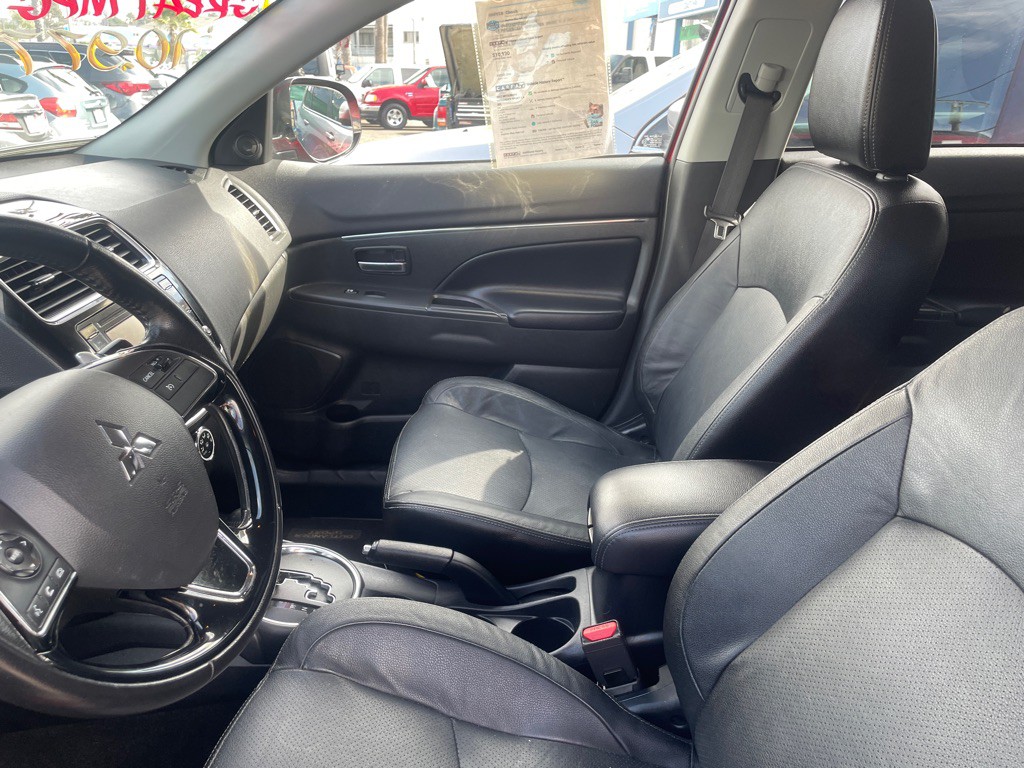 2017 Mitsubishi Outlander Image 9