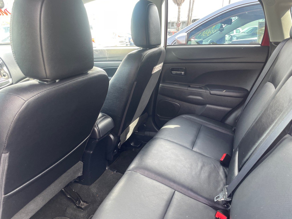 2017 Mitsubishi Outlander Image 10