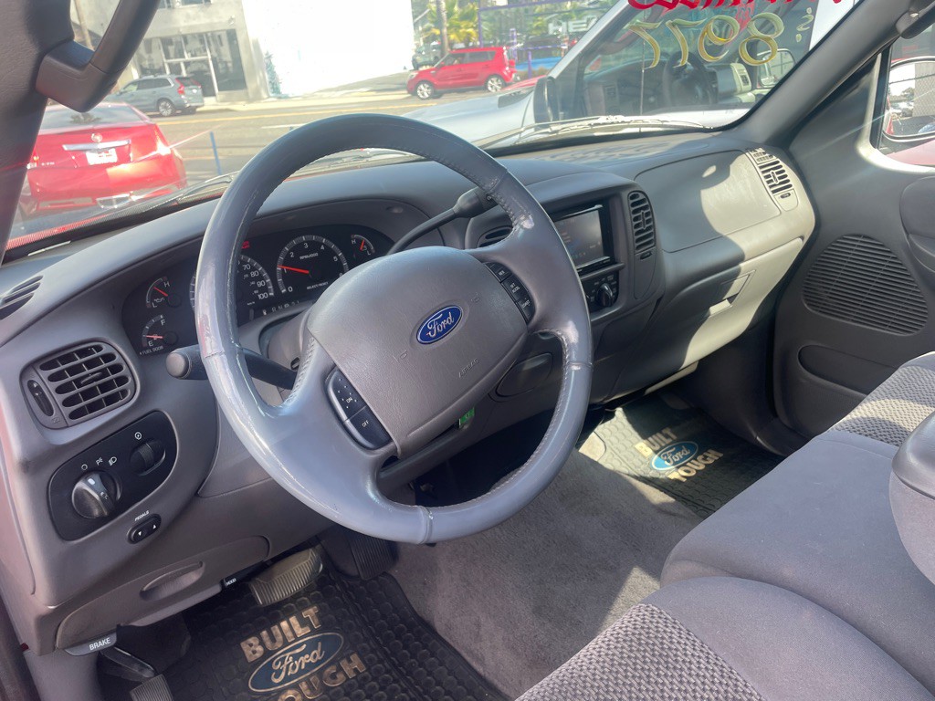 2003 Ford F-150 Image 10