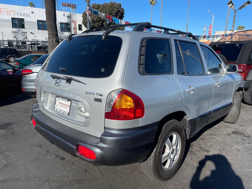 2004 Hyundai Santa Fe Image 12