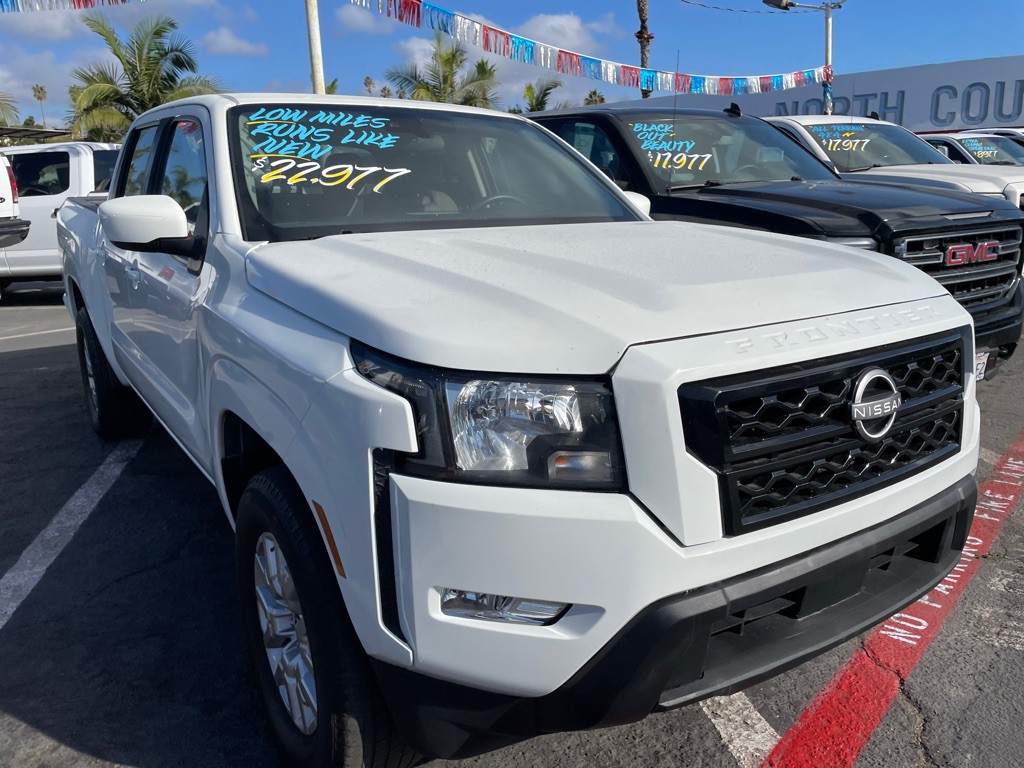 2022 Nissan Frontier Image 2