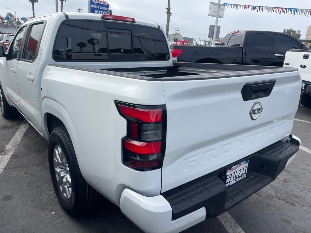 2022 Nissan Frontier Image 8