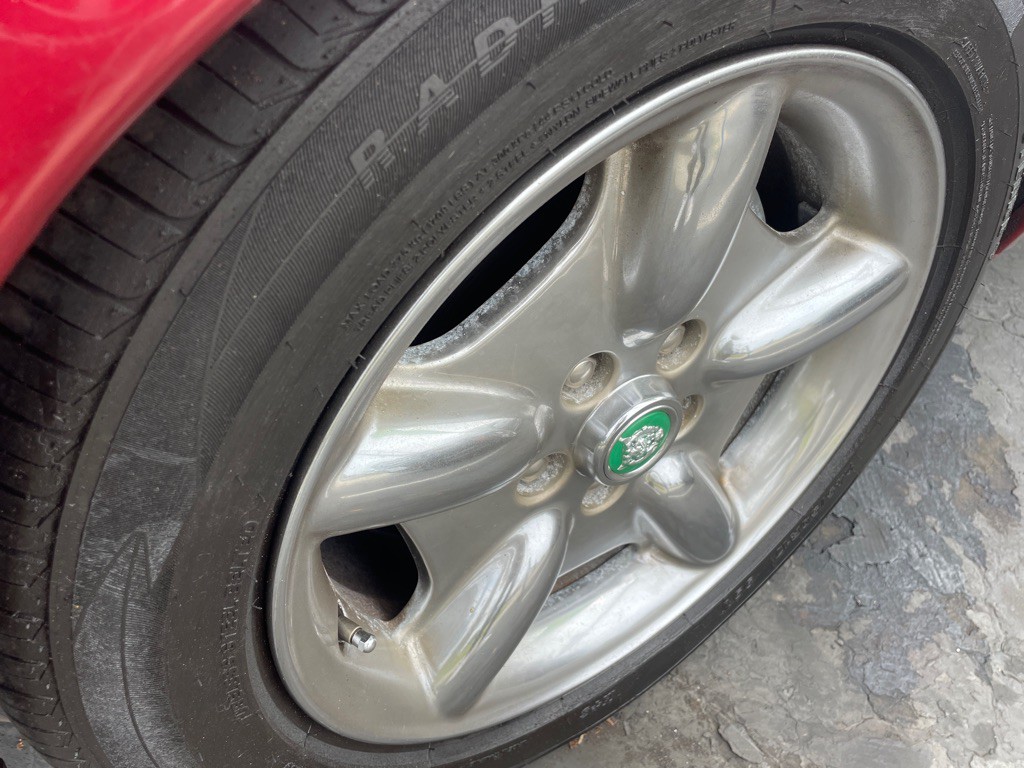 1997 Jaguar XK-Series Image 25