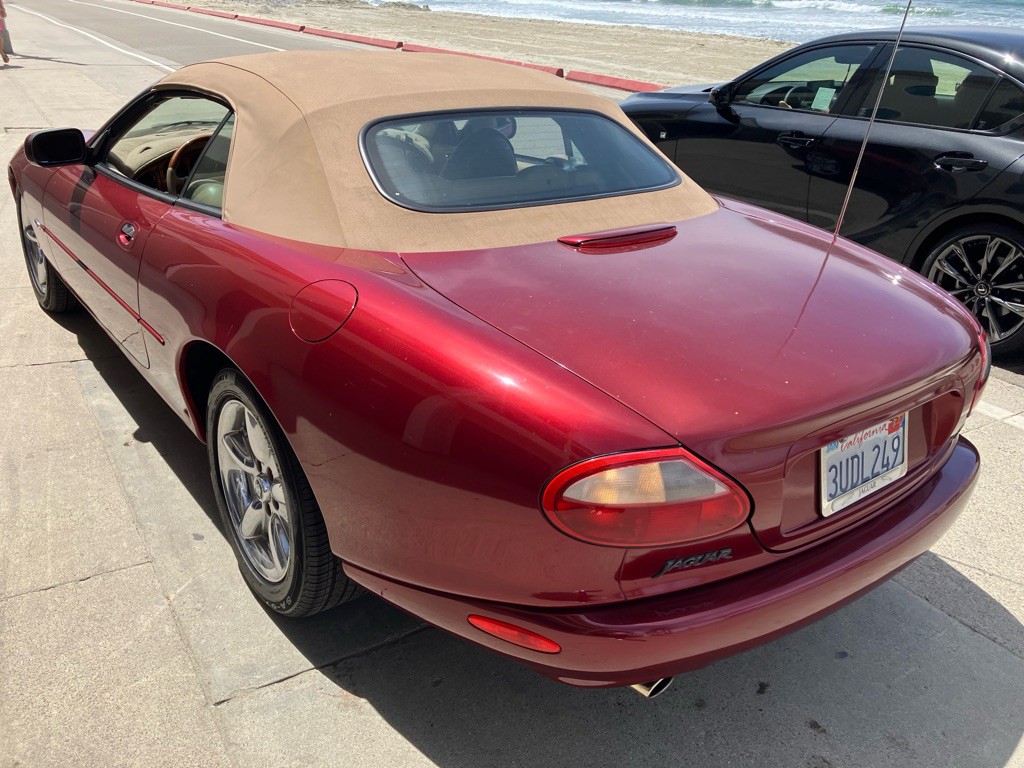 1997 Jaguar XK-Series Image 8