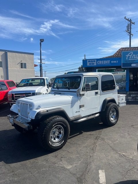 1992 Jeep Wrangler Image 2