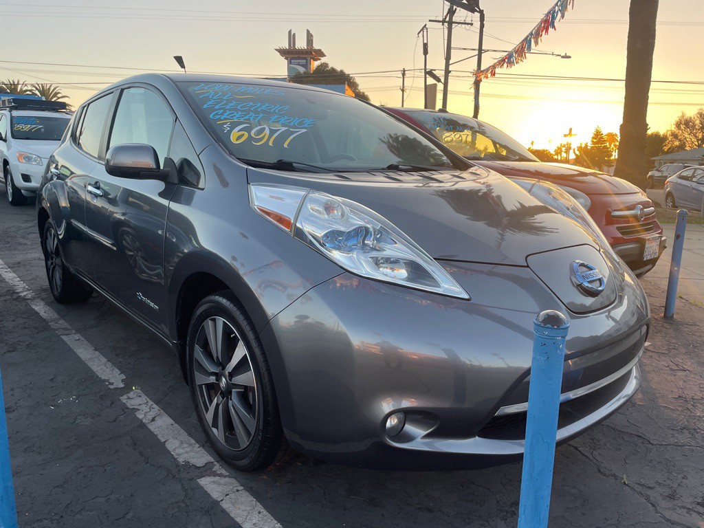 2015 Nissan Leaf Image 13