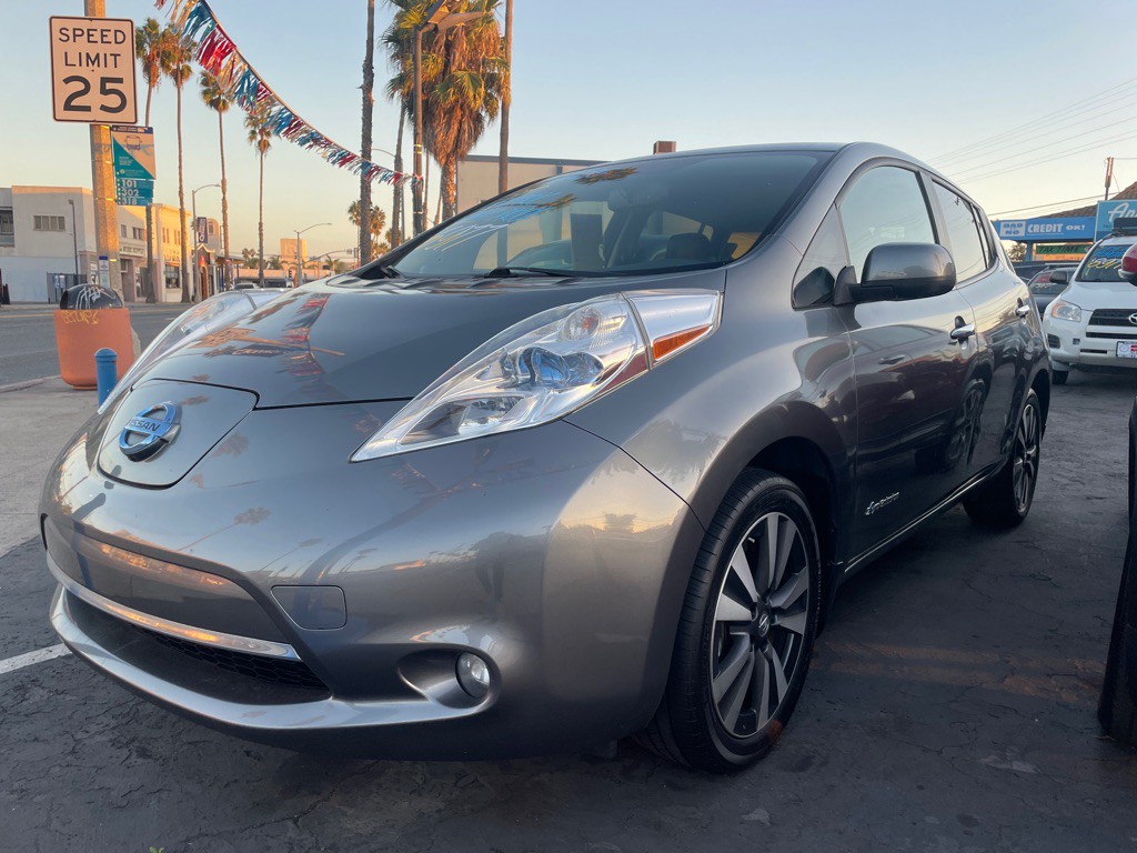 2015 Nissan Leaf Image 15