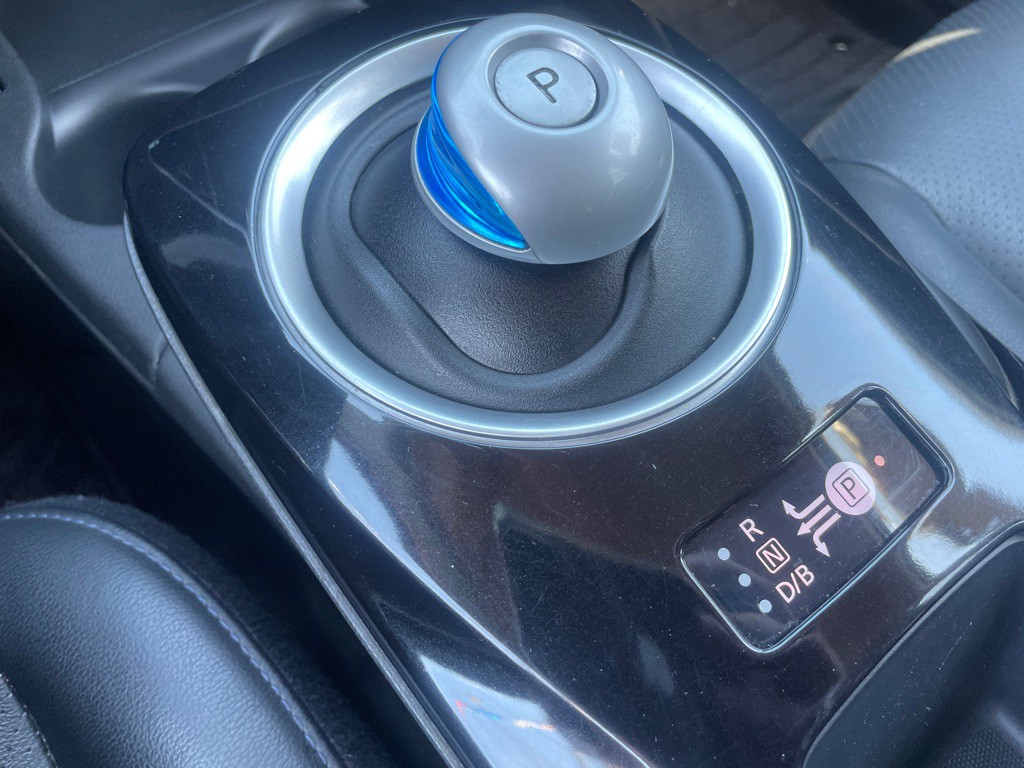 2015 Nissan Leaf Image 30