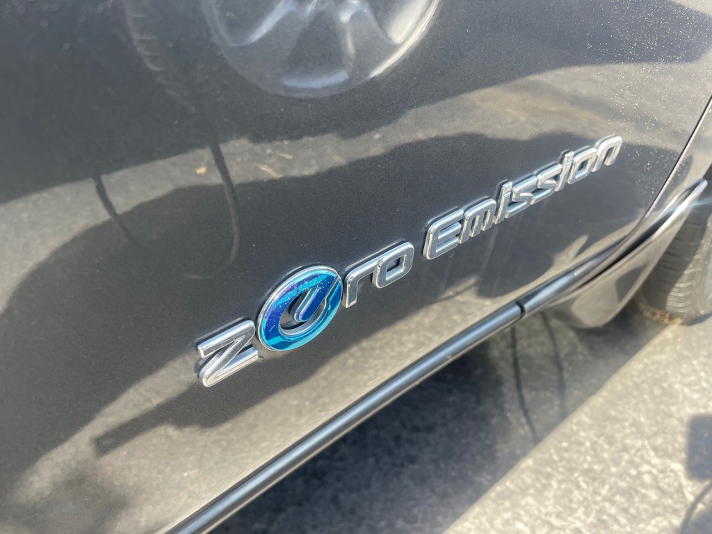 2015 Nissan Leaf Image 37