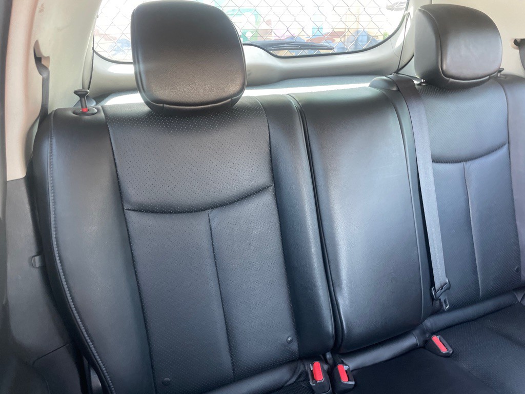 2015 Nissan Leaf Image 39