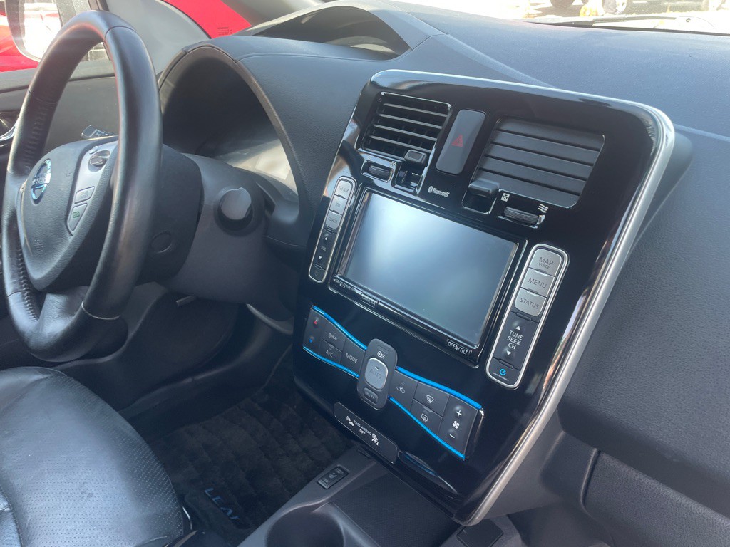 2015 Nissan Leaf Image 43