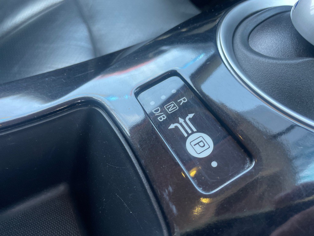 2015 Nissan Leaf Image 45