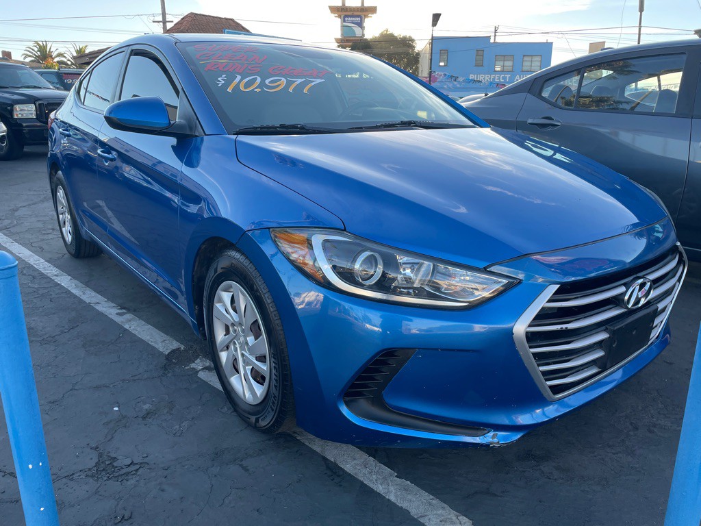 2017 Hyundai Elantra Image 1