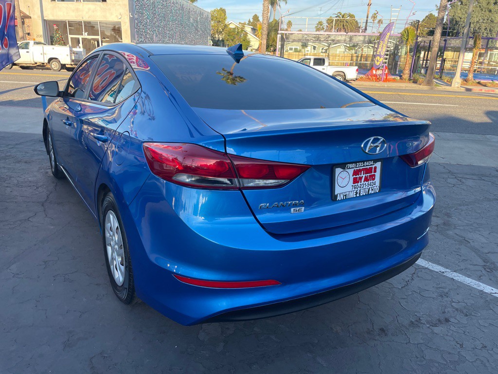 2017 Hyundai Elantra Image 3
