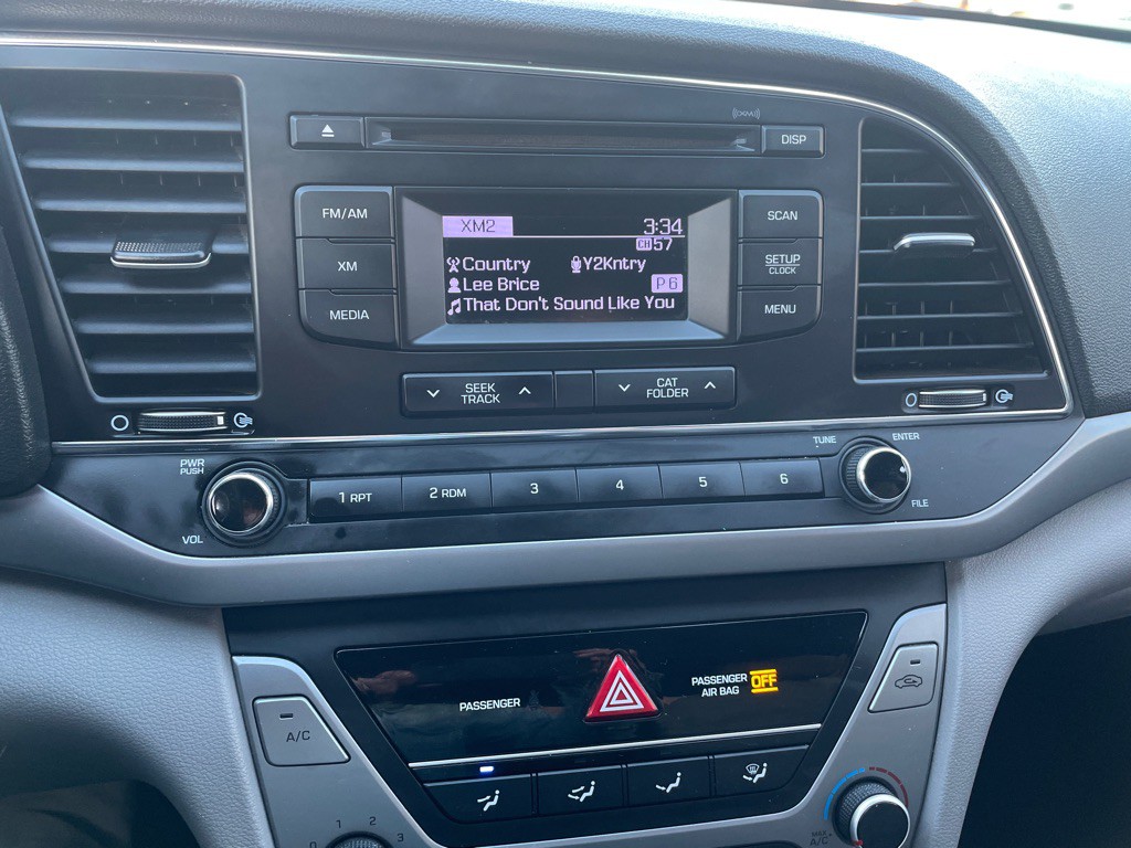 2017 Hyundai Elantra Image 6