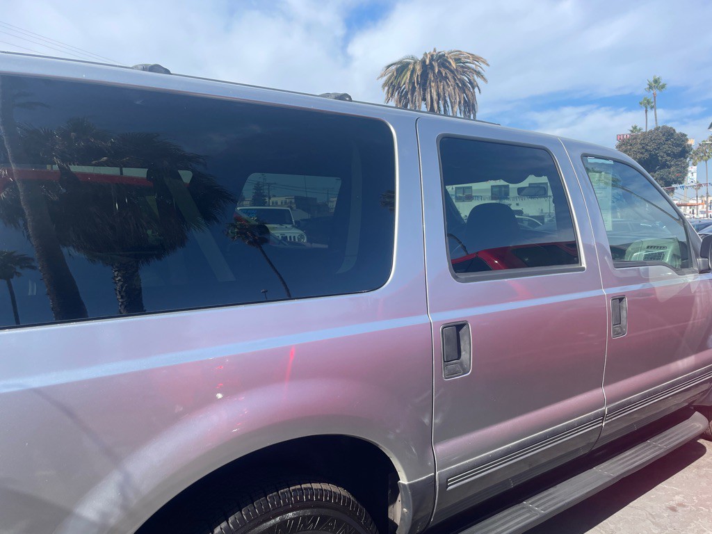 2005 Ford Excursion Image 4