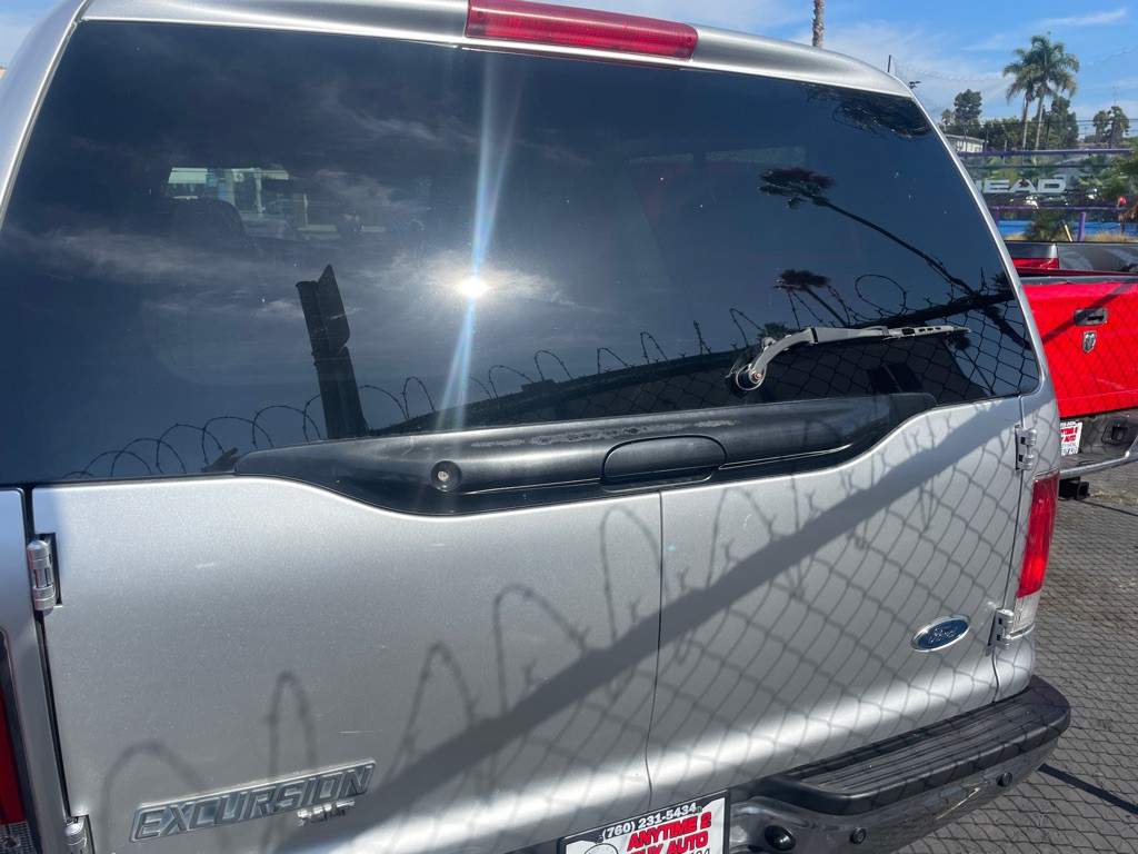 2005 Ford Excursion Image 5