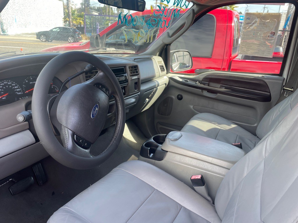 2005 Ford Excursion Image 6