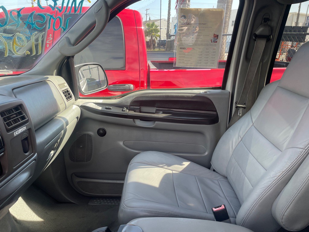 2005 Ford Excursion Image 7