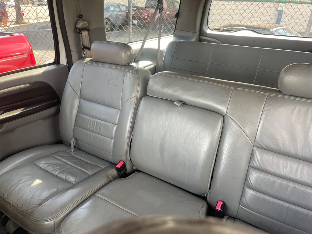 2005 Ford Excursion Image 8
