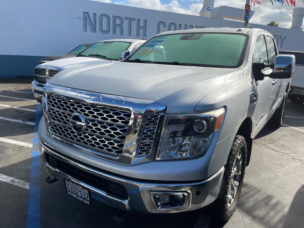 2017 Nissan Titan Image 2