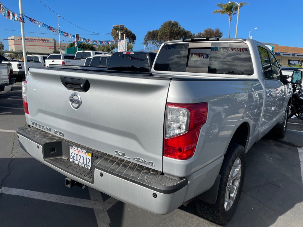 2017 Nissan Titan Image 4
