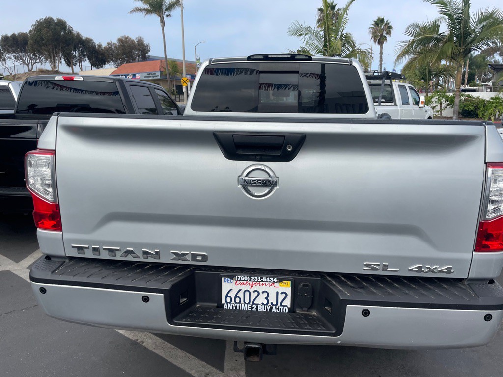 2017 Nissan Titan Image 8