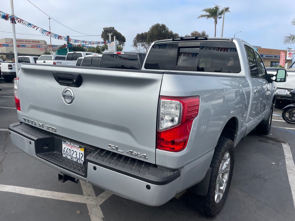 2017 Nissan Titan Image 9