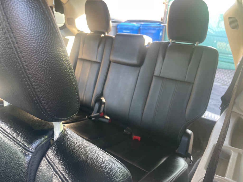 2016 Chrysler Town & Country Image 14