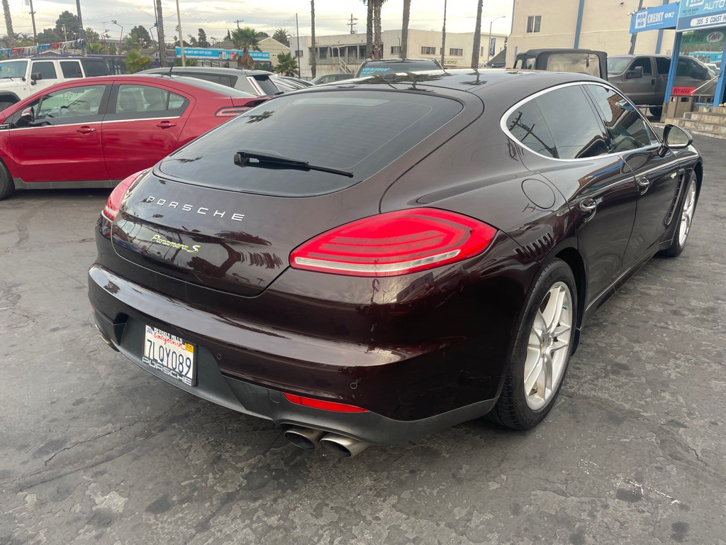 2015 Porsche Panamera Image 3