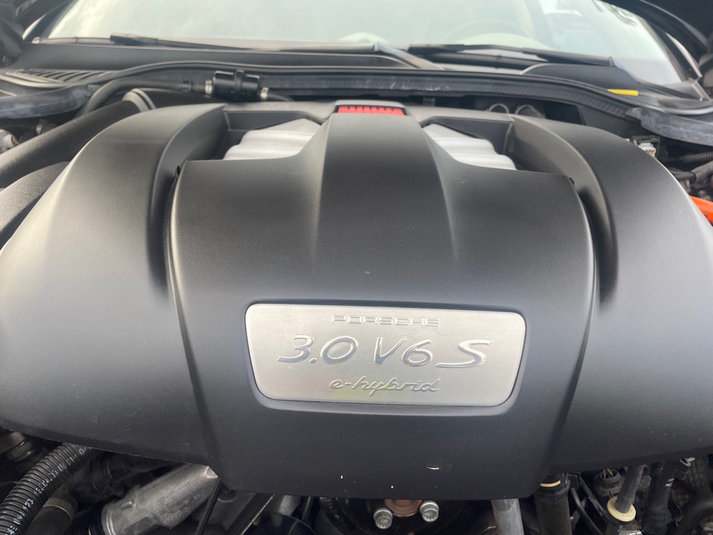 2015 Porsche Panamera Image 11