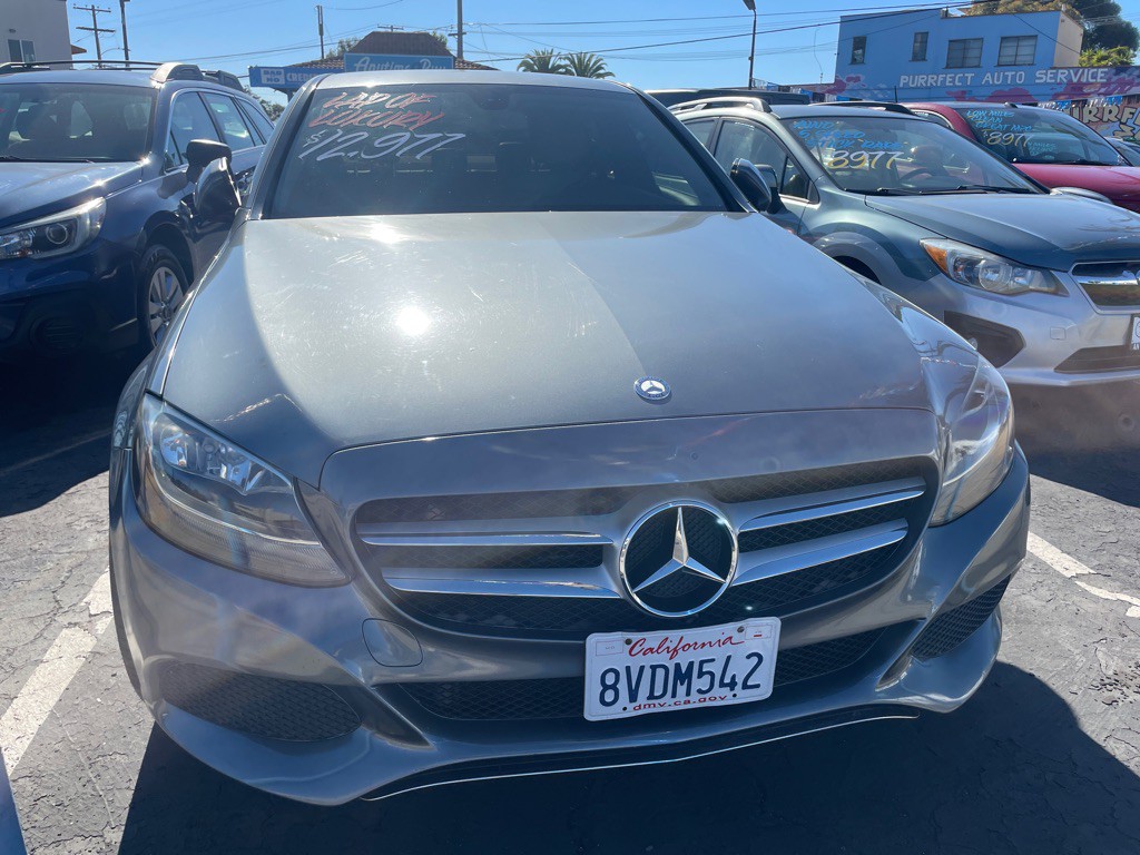 2017 Mercedes-Benz C-Class Image 3