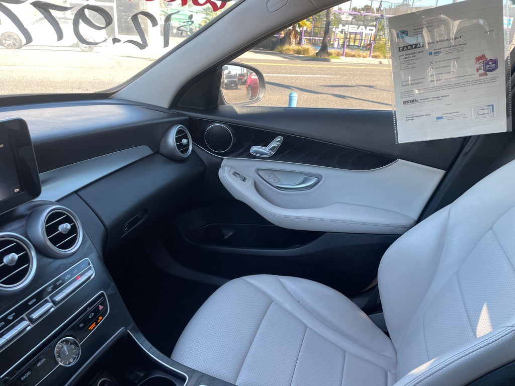 2017 Mercedes-Benz C-Class Image 9