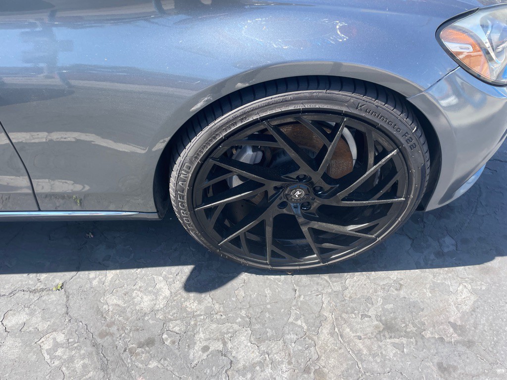 2017 Mercedes-Benz C-Class Image 16