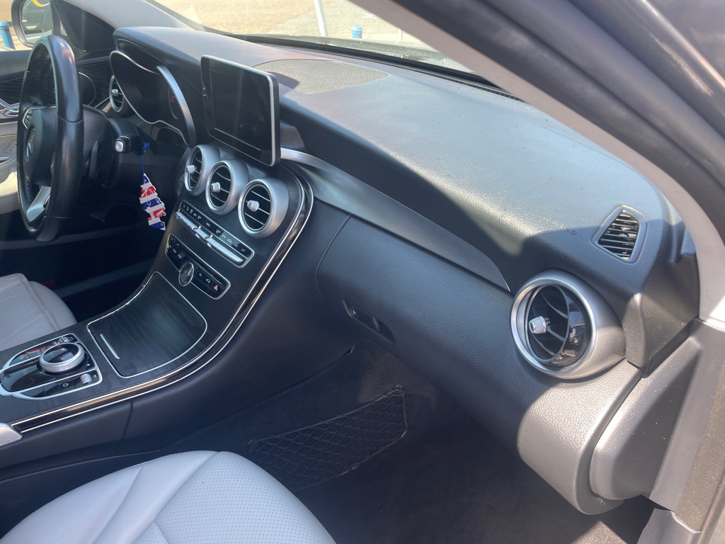 2017 Mercedes-Benz C-Class Image 22