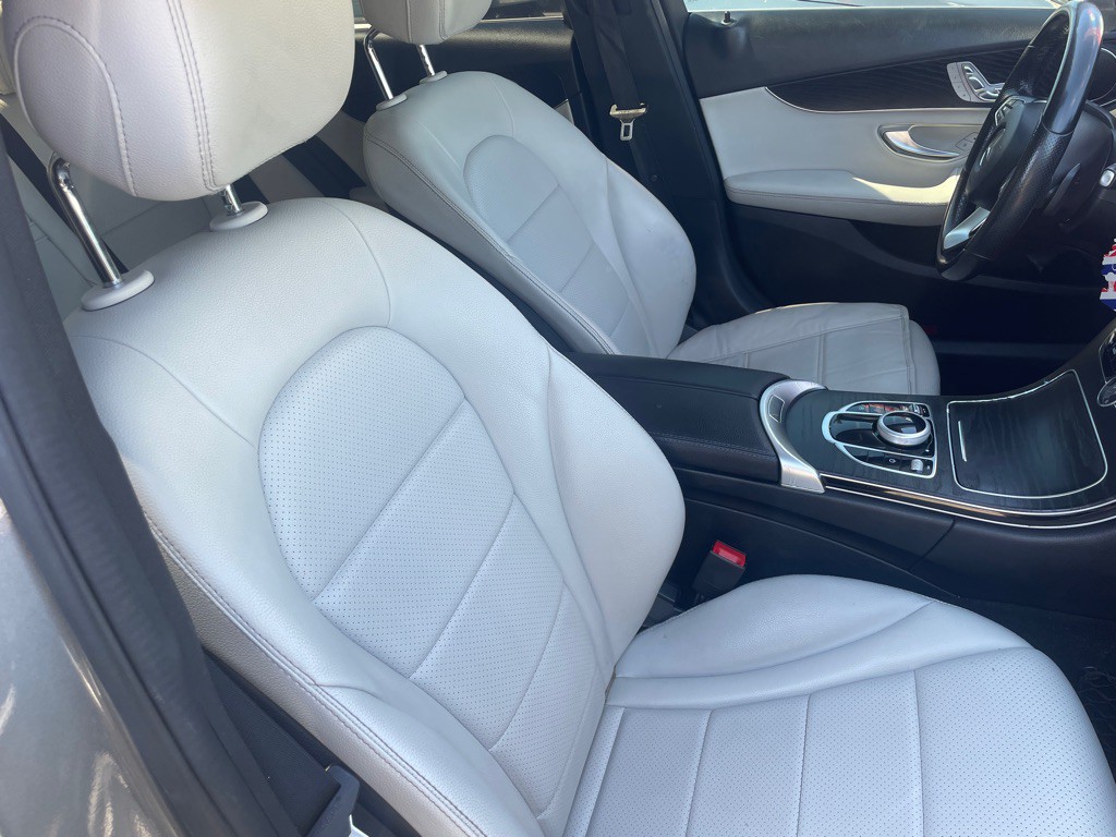 2017 Mercedes-Benz C-Class Image 24