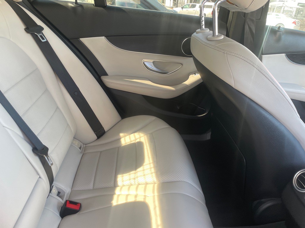 2017 Mercedes-Benz C-Class Image 29