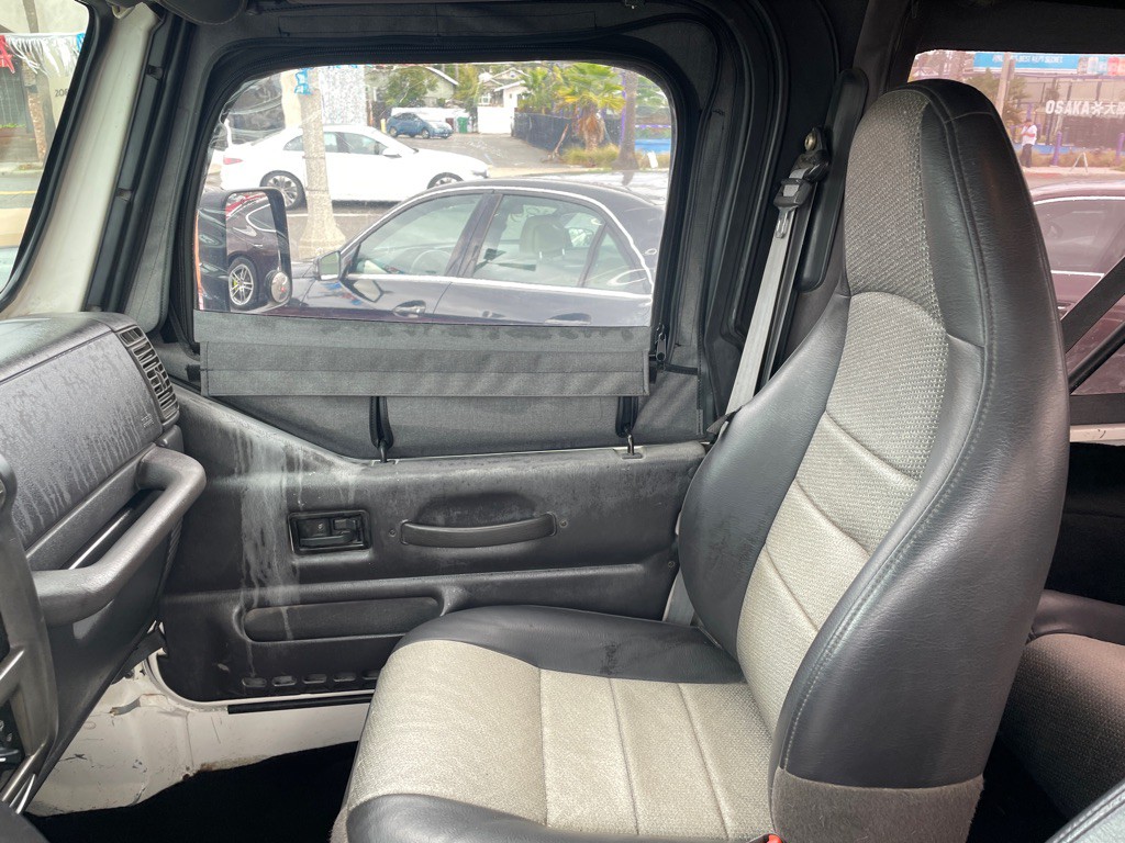 2000 Jeep Wrangler Image 9