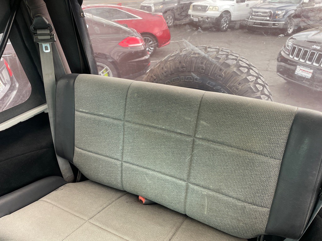 2000 Jeep Wrangler Image 11