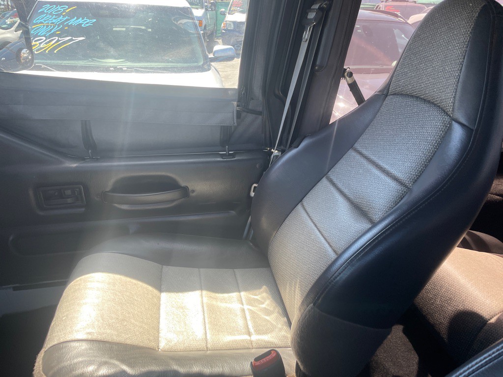 2000 Jeep Wrangler Image 38